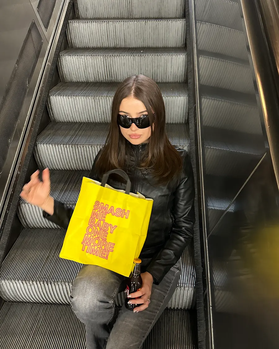 Frittenwerk-Shoot auf der Rolltreppe
